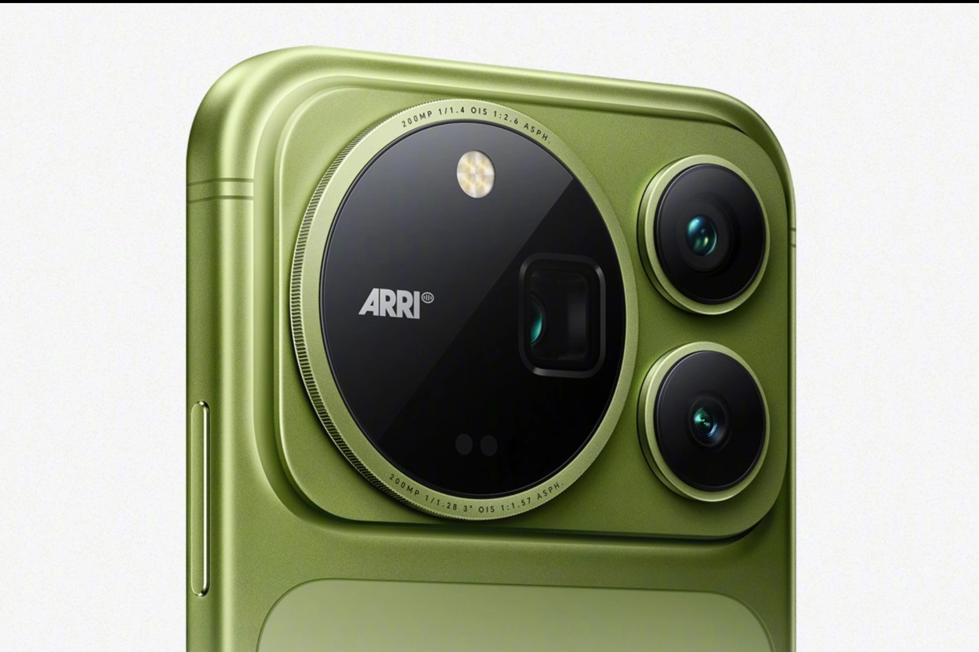 Honor Magic 9 Pro Max Ships With an Industry-First 500mm Camera Kit