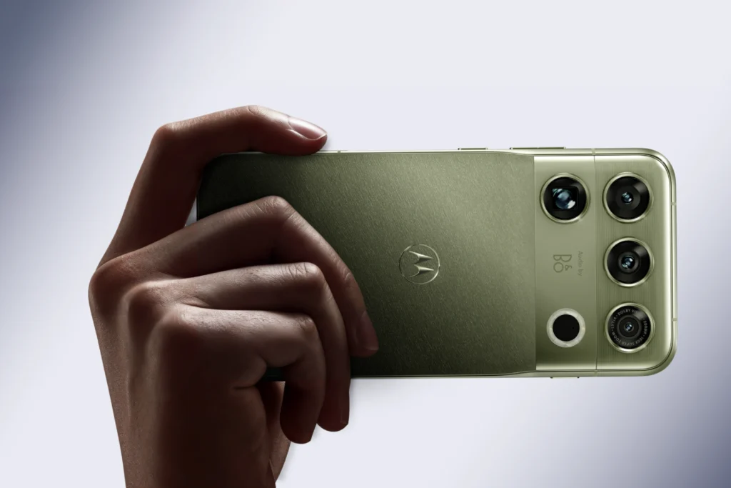 Motorola Signature 27 Becomes the First Non-Pixel Phone to Officially Support GrapheneOS